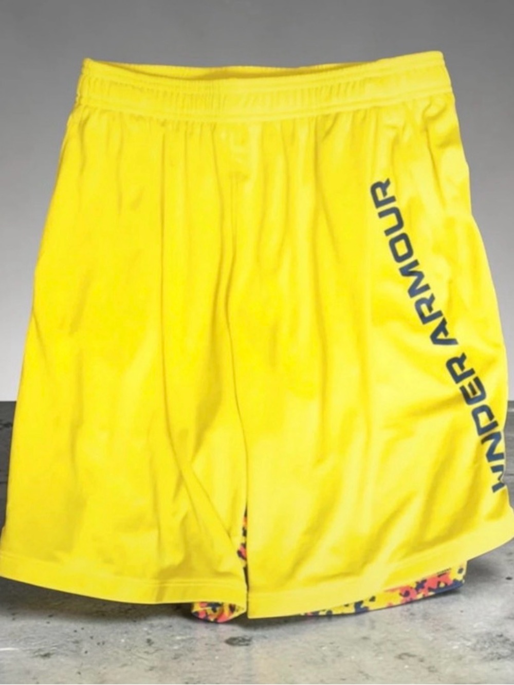 NWT Under Armour Boys Stunt 3.0 Printed Basketball Shorts Yellow Size Large
